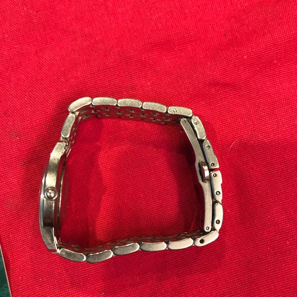 Diamond Gucci watch - Picture 4 of 6